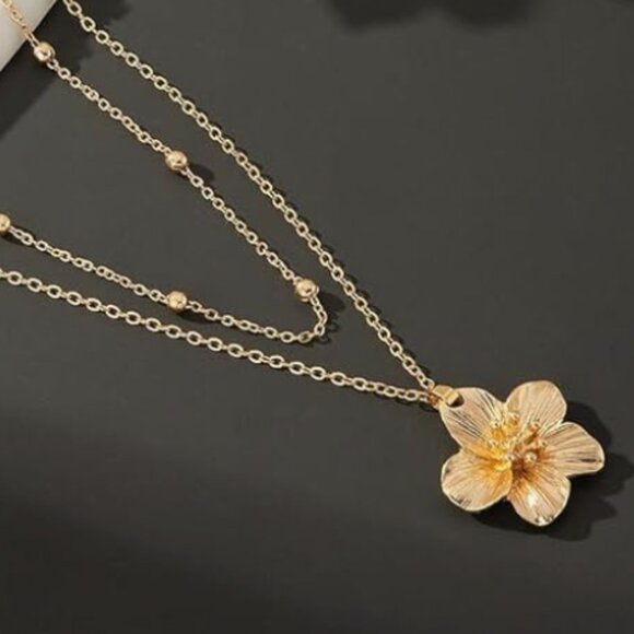 Layered Flower Necklace - Picture 2 of 6